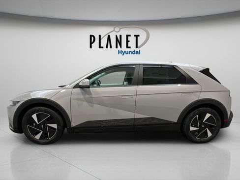 New 2026 Hyundai Ioniq 5 SEL image 2