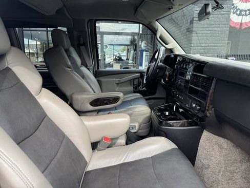 Used 2022 Chevrolet Express 2500 w/ Enhanced Convenience Package image 11