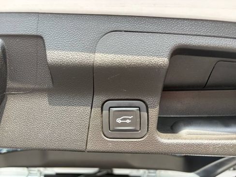 Used 2019 GMC Acadia SLE w/ GMC Pro Grade Package AWD/4WD image 26