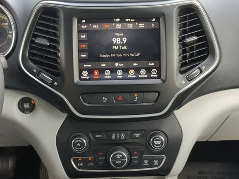 Used 2022 Jeep Cherokee Latitude Lux image 18