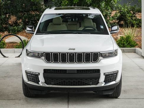 Used 2023 Jeep Grand Cherokee L Limited w/ Luxury Tech Group II AWD/4WD image 2