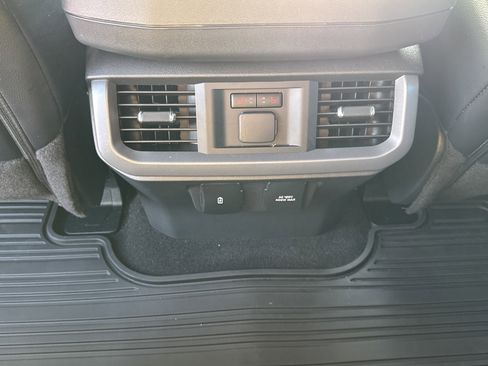 Used 2025 Ford F150 Lariat w/ Equipment Group 502A High image 25