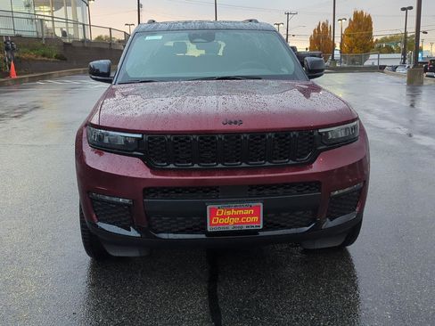 New 2025 Jeep Grand Cherokee L Limited w/ Trailer Tow Package image 2