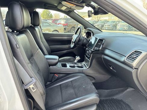 Used 2021 Jeep Grand Cherokee Laredo X image 24