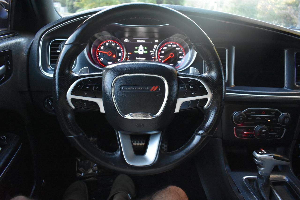 Used 2017 Dodge Charger R/T Scat Pack w/ Beats Audio Group RWD image 30