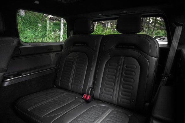 Used 2024 Rivian R1S Adventure Quad AWD/4WD image 20