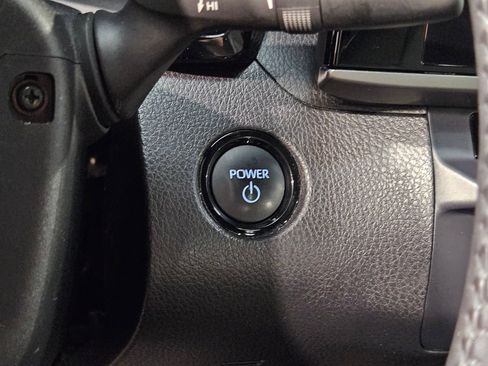 Used 2025 Toyota Camry XSE FWD image 33