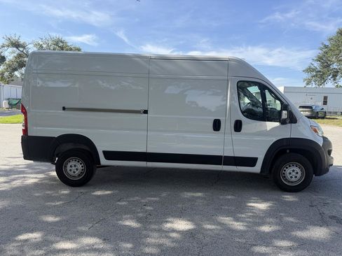 Used 2026 RAM ProMaster 2500 w/ Convenience Group FWD image 6