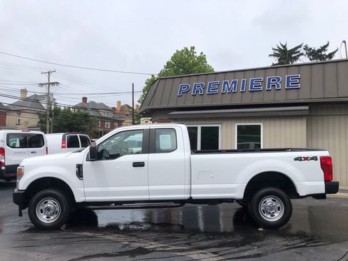 Used 2022 Ford F350 XL AWD/4WD image 3