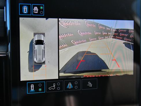 Used 2024 GMC Acadia Elevation AWD/4WD image 19