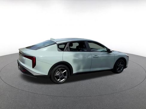 Used 2025 Kia K4 FWD image 14