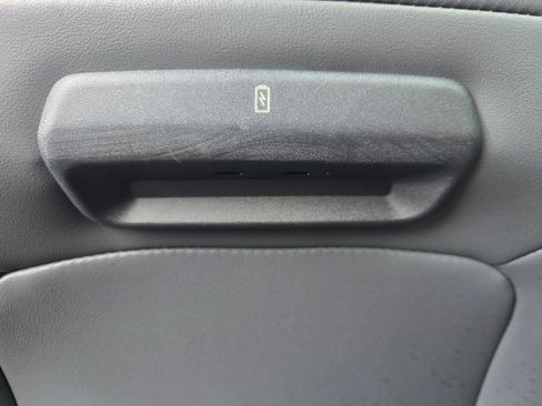 Certified 2025 Ford Expedition Active image 16