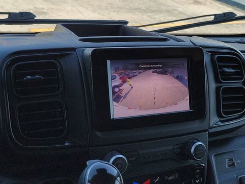 Used 2025 RAM ProMaster 2500 w/ Convenience Group FWD image 17
