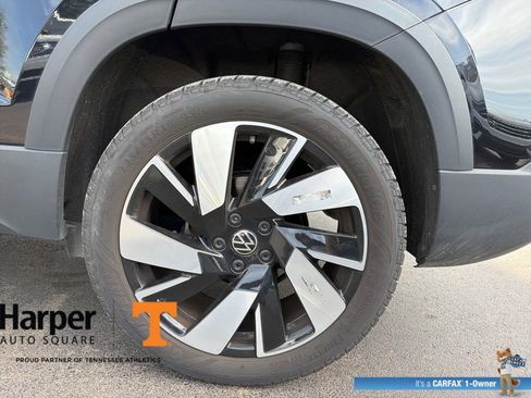 Used 2024 Volkswagen Taos SEL image 21