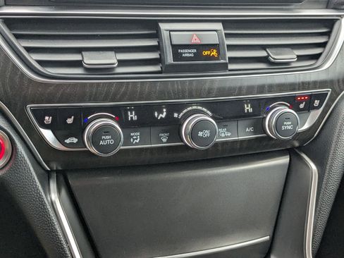 Used 2021 Honda Accord Touring image 25