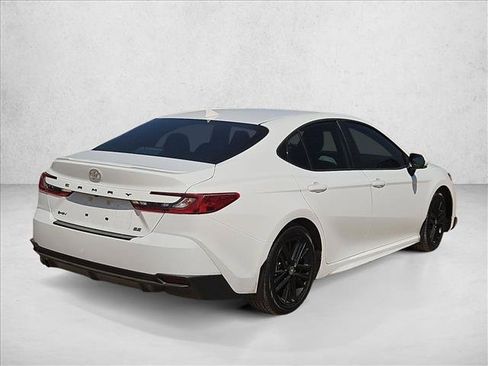 Used 2025 Toyota Camry SE FWD image 5