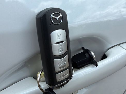 Used 2018 MAZDA MAZDA3 Sport image 40