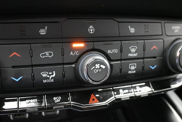 Used 2025 Dodge Durango R/T w/ Blacktop Package AWD/4WD image 32