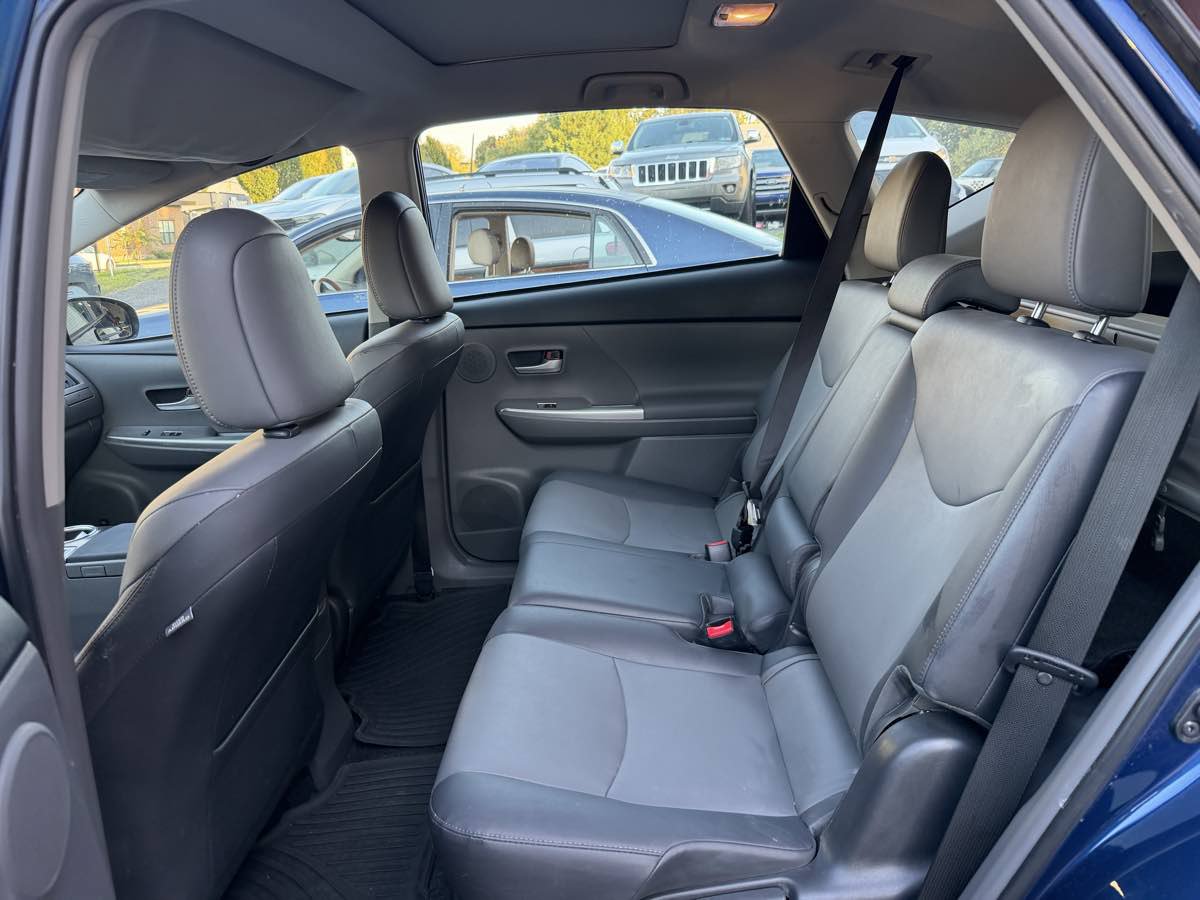 Used 2012 Toyota Prius V Five FWD image 12