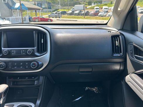 Used 2022 Chevrolet Colorado LT w/ LT Convenience Package AWD/4WD image 28