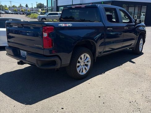 Used 2022 Chevrolet Silverado 1500 Custom w/ Safety Confidence Package AWD/4WD image 5