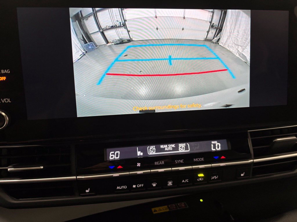 Used 2026 Toyota Sienna XLE FWD image 39
