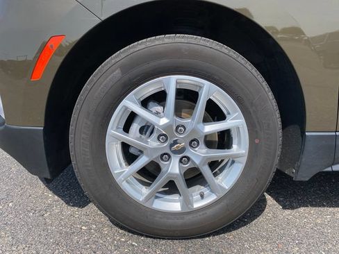 Certified 2024 Chevrolet Equinox LT w/ LPO, Floor Liner Package FWD image 22