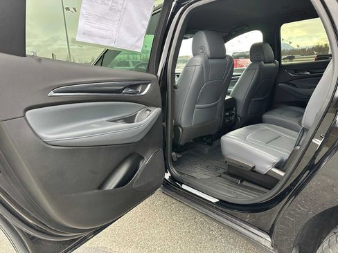 Used 2022 Buick Enclave Premium image 17