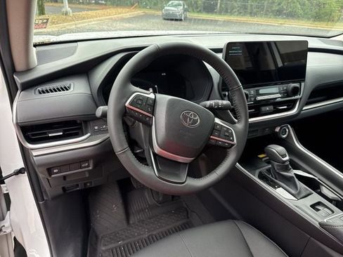 New 2026 Toyota Grand Highlander XLE image 14