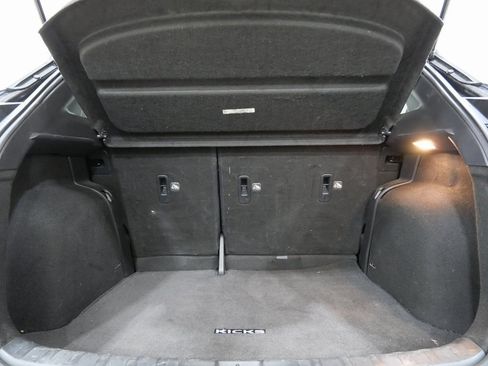 Used 2018 Nissan Kicks SV image 22