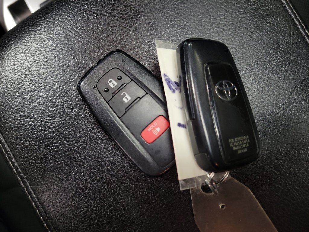 Used 2022 Toyota 4Runner Limited AWD/4WD image 18