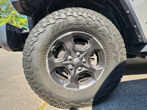 Used 2021 Jeep Gladiator Rubicon image 8