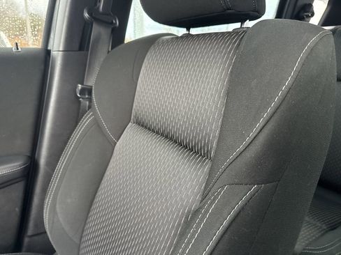 Used 2023 Mitsubishi Outlander ES image 38