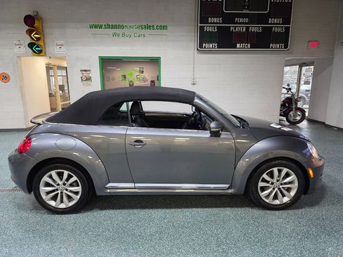 Used 2013 Volkswagen Beetle TDI image 5