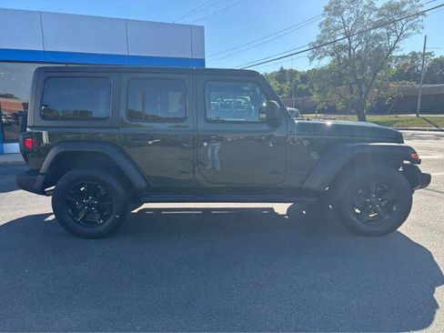 Used 2022 Jeep Wrangler Unlimited Sport image 12
