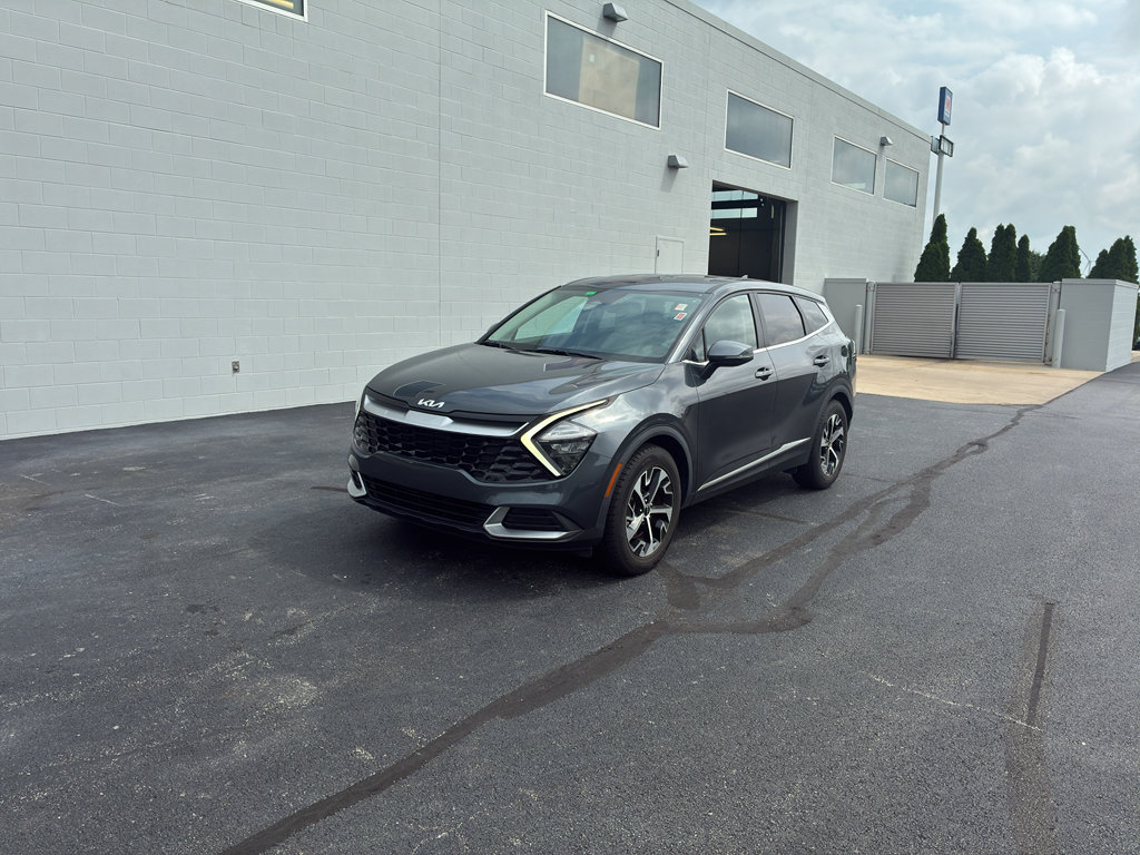Used 2023 Kia Sportage EX FWD image 3