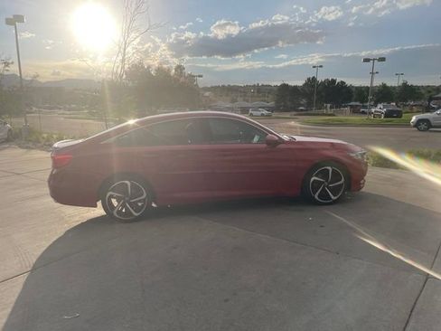 Used 2018 Honda Accord Sport image 9