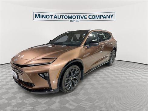 Used 2025 Toyota Crown Signia Limited image 4