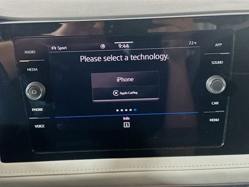 Used 2025 Volkswagen Taos SE image 22