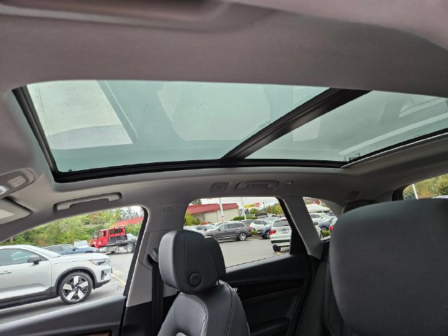 Used 2018 Audi Q5 2.0T Premium w/ Convenience Package AWD/4WD image 21
