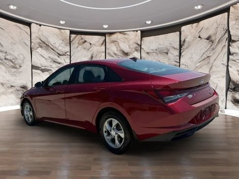 Used 2023 Hyundai Elantra SE FWD image 4