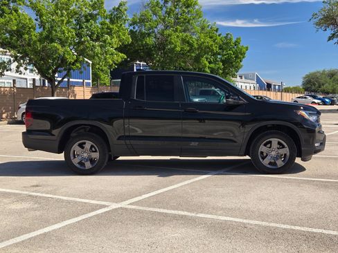 Used 2024 Honda Ridgeline TrailSport image 3