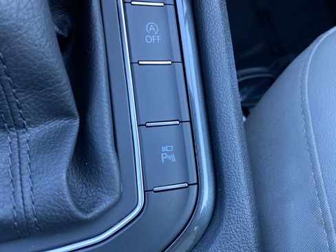 Used 2019 Volkswagen Tiguan SEL Premium R-Line AWD/4WD image 38