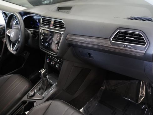Used 2024 Volkswagen Tiguan SE AWD/4WD image 21