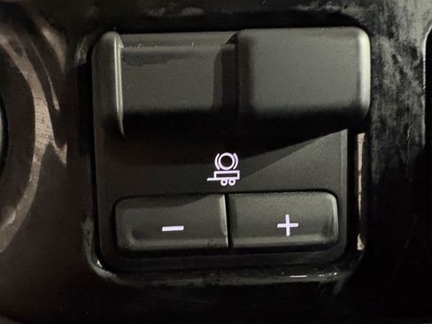 Used 2024 Chevrolet Silverado 1500 ZR2 w/ Technology Package image 23