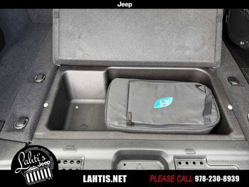 Certified 2022 Jeep Wrangler Unlimited Sahara w/ Cold Weather Group image 30