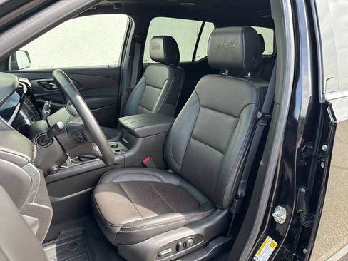 Used 2023 Chevrolet Traverse High Country AWD/4WD image 9