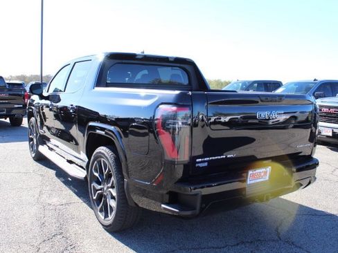 New 2025 GMC Sierra EV Denali image 3