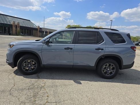 New 2025 Honda Pilot TrailSport image 16