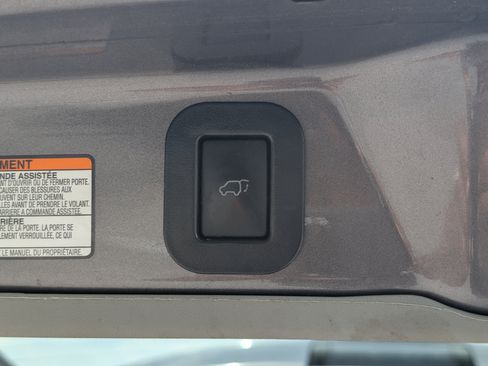 Used 2017 Toyota Sienna XLE FWD image 21